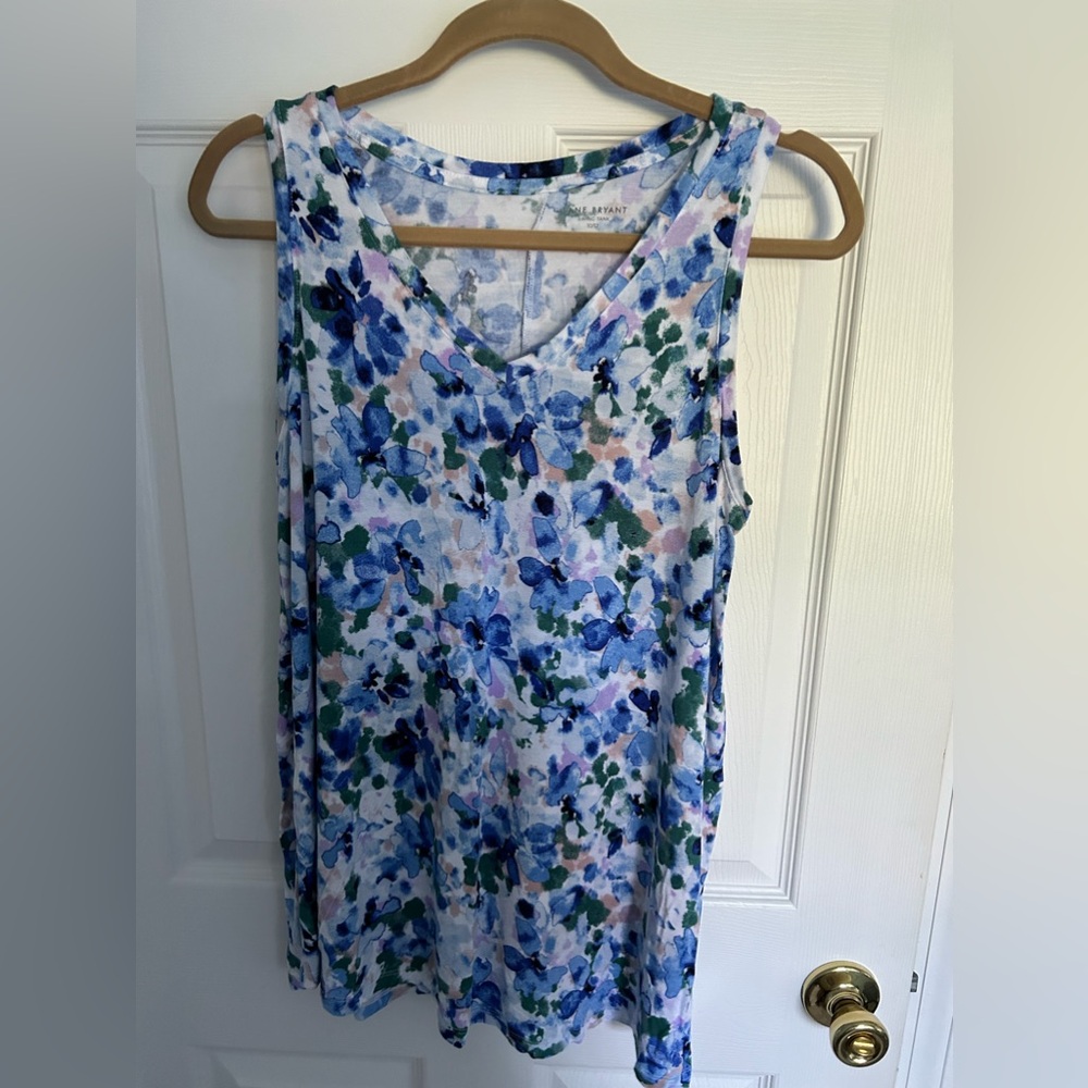 Lane Bryant sleeveless knit swing top